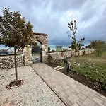 Halta Pescarus Guest house